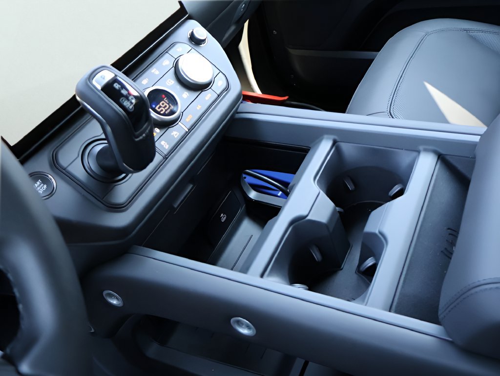 New 2026 Land Rover Defender 130 X-Dynamic SE AWD/4WD image 26