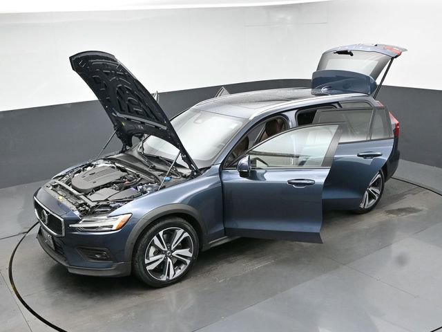 Used 2025 Volvo V60 B5 Cross Country Plus AWD/4WD image 49