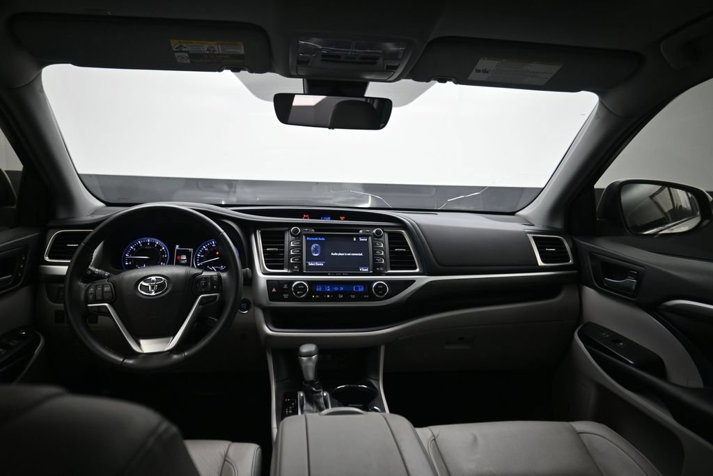 Used 2019 Toyota Highlander Limited FWD image 13