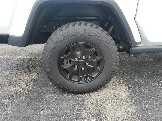 New 2023 Jeep Gladiator Willys image 5