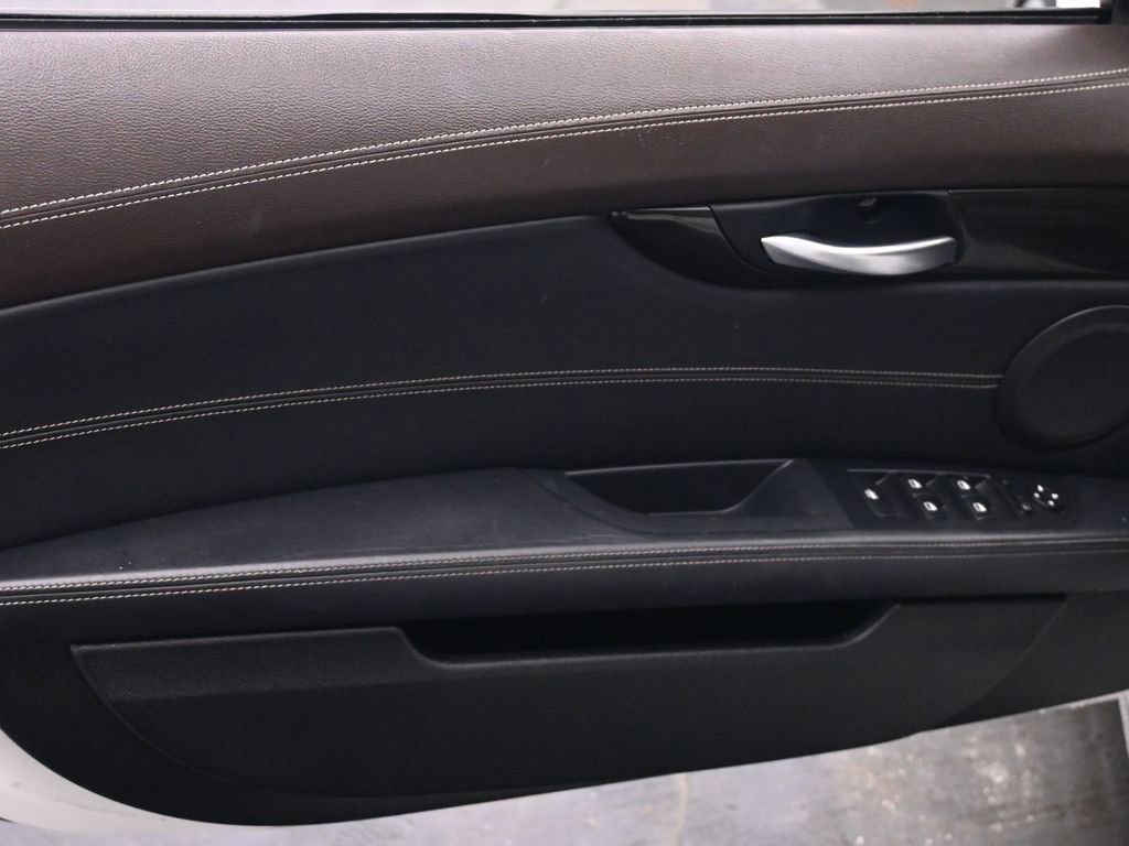 Used 2012 BMW Z4 sDrive28i image 10