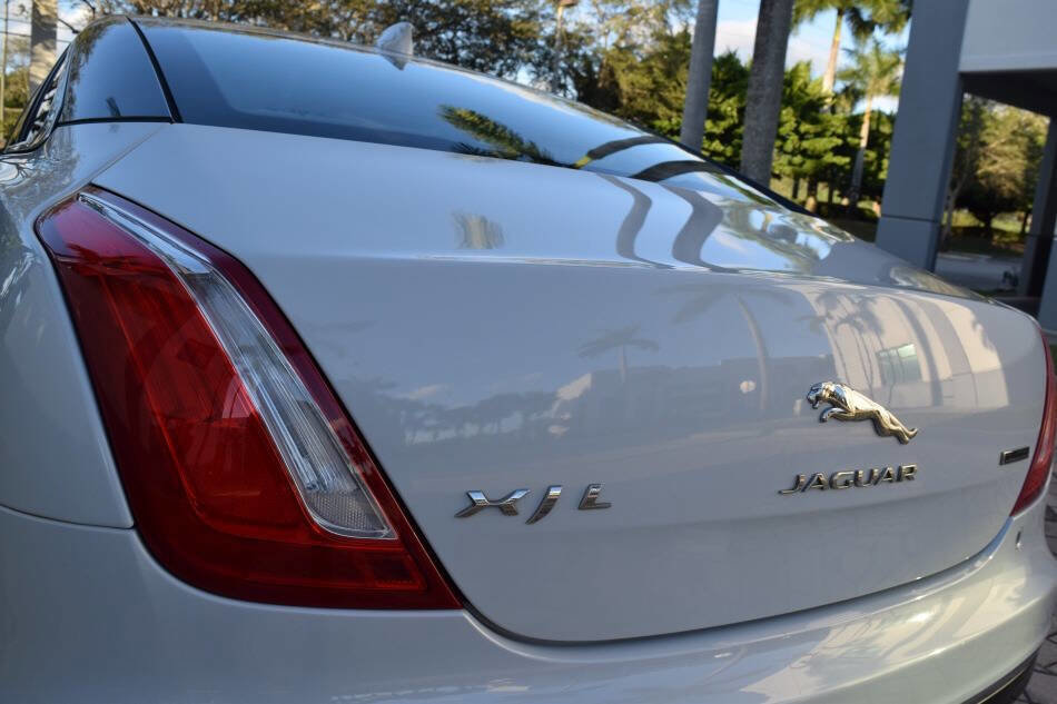 Used 2019 Jaguar XJ Collection RWD image 22
