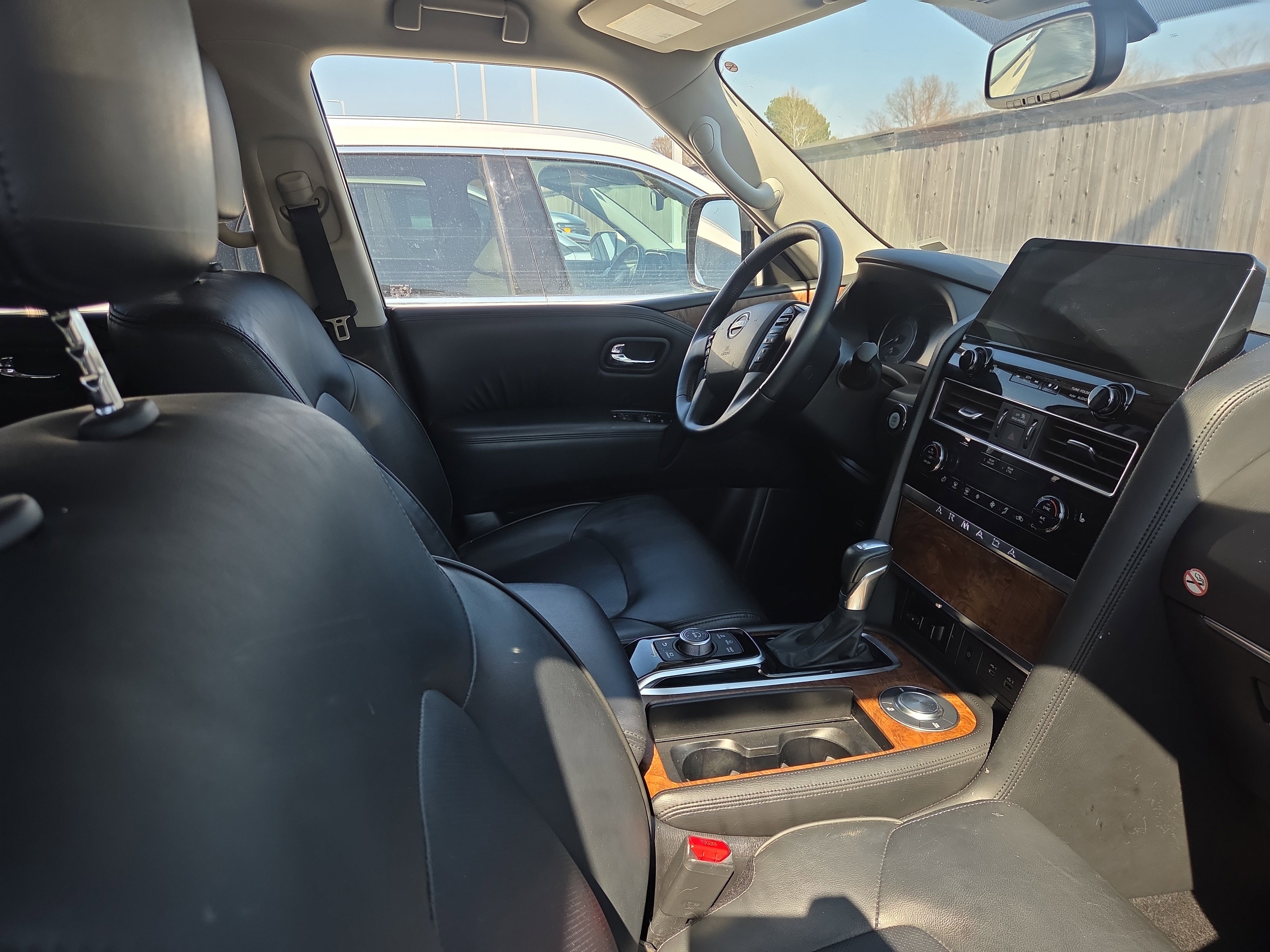 Used 2024 Nissan Armada SL w/ Captain's Chairs Package image 8