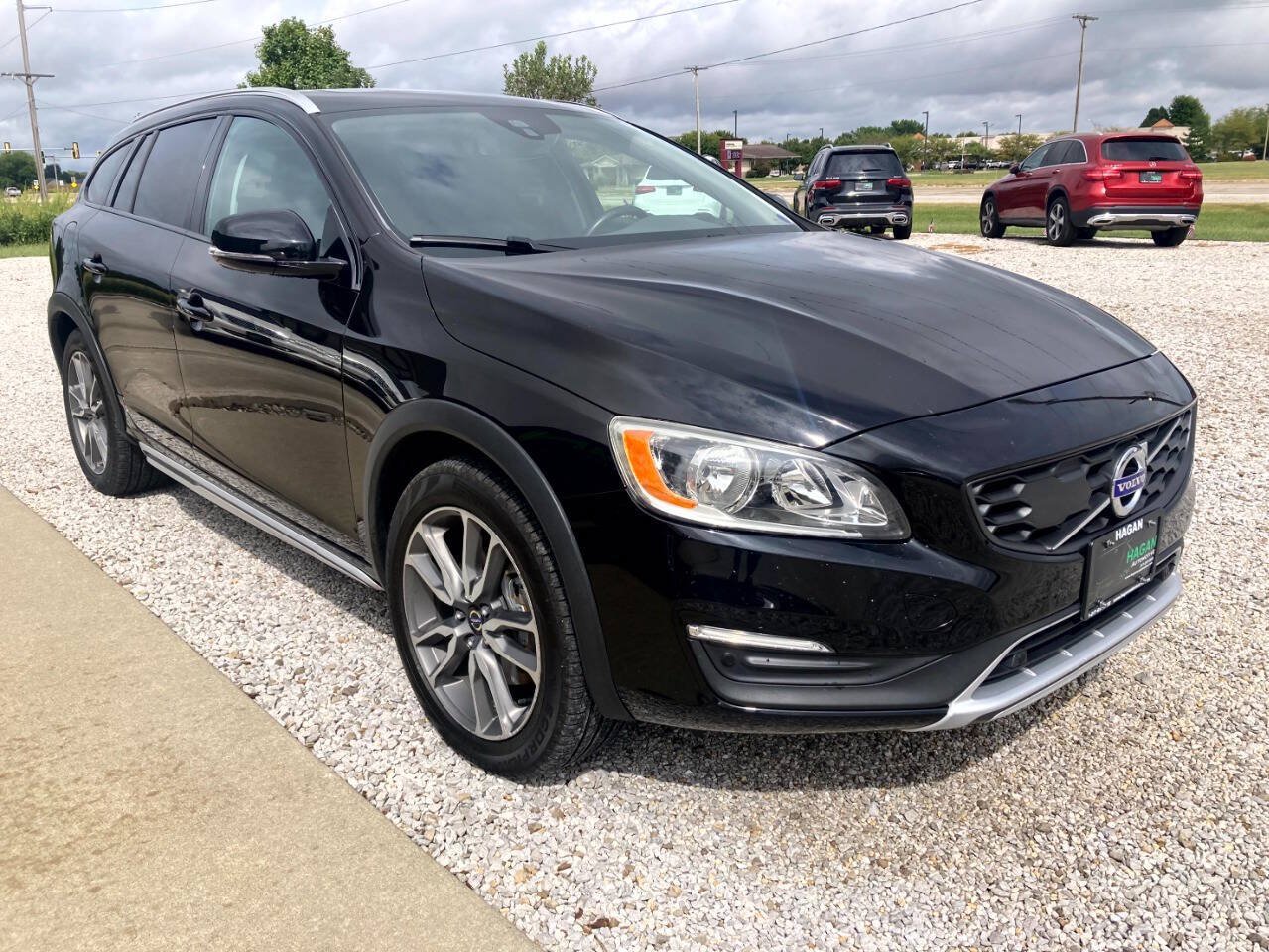 Used 2017 Volvo V60 T5 Cross Country w/ Convenience Package AWD/4WD image 4