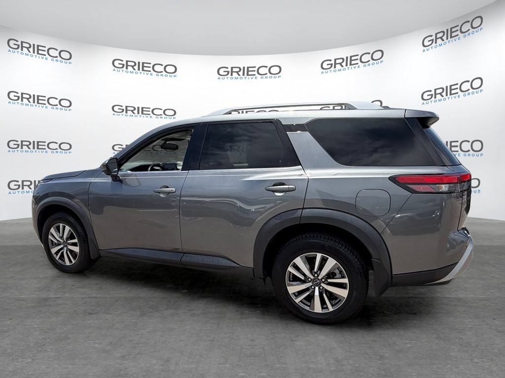 Certified 2022 Nissan Pathfinder SL w/ SL Black Package AWD/4WD image 5