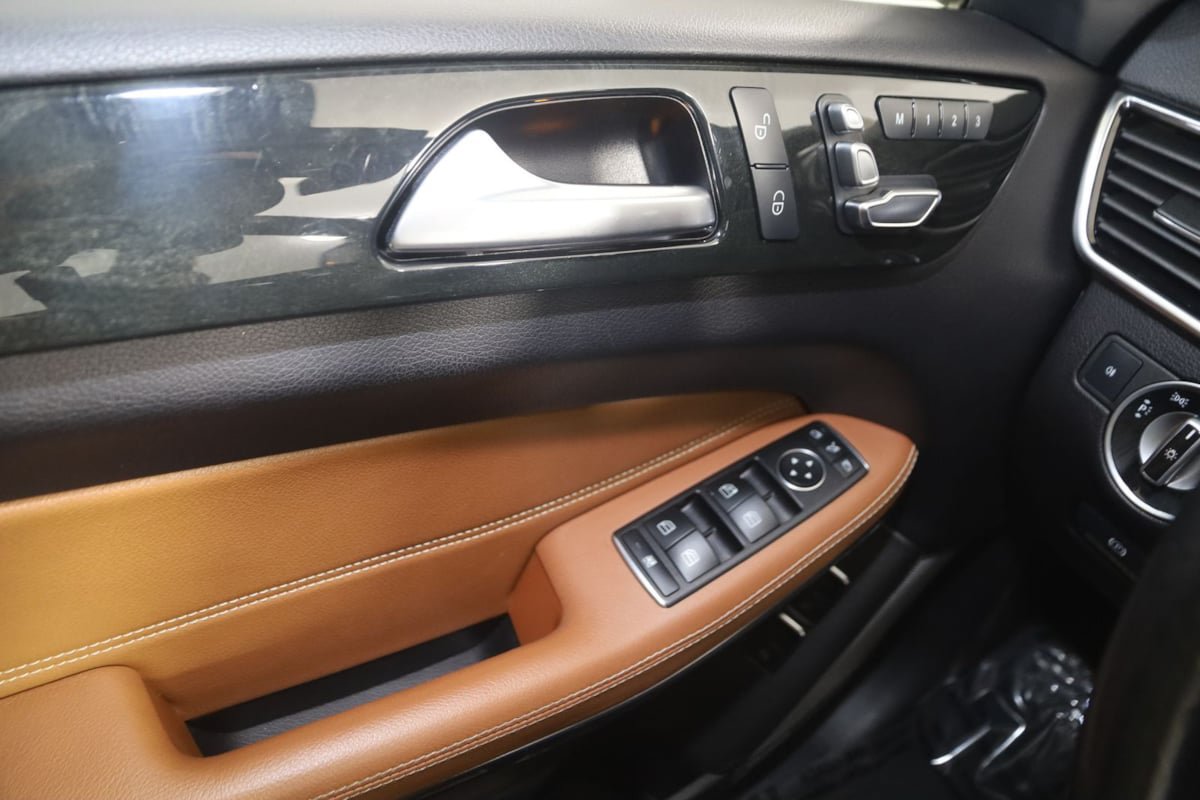 Used 2019 Mercedes-Benz GLS 550 4MATIC w/ Driver Assistance Package image 30