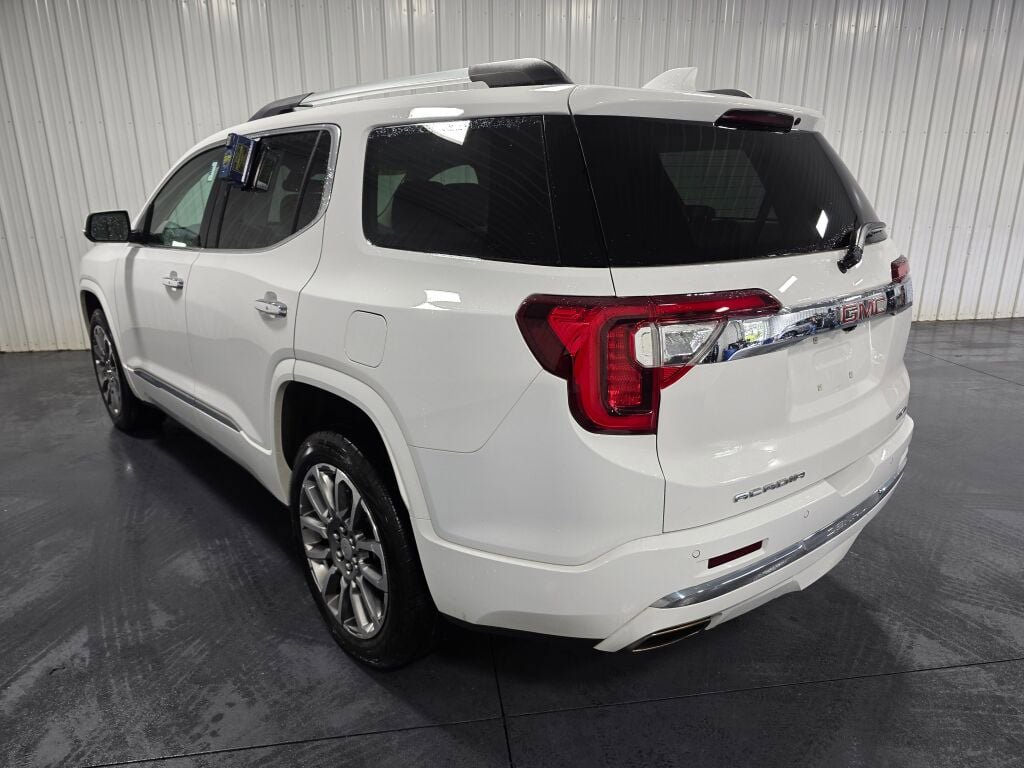 Used 2023 GMC Acadia Denali AWD/4WD image 3