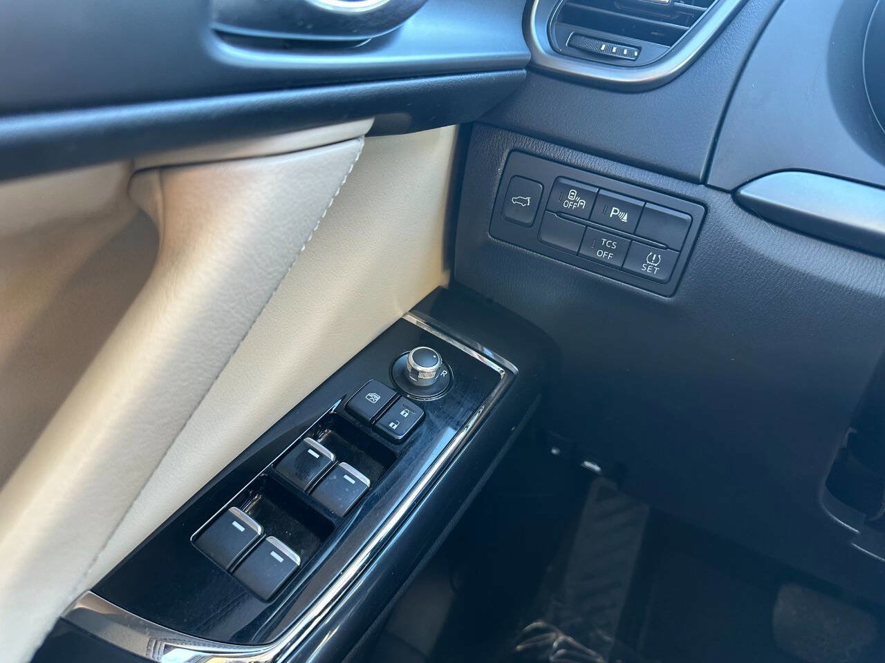 Used 2016 MAZDA CX-9 Touring image 22