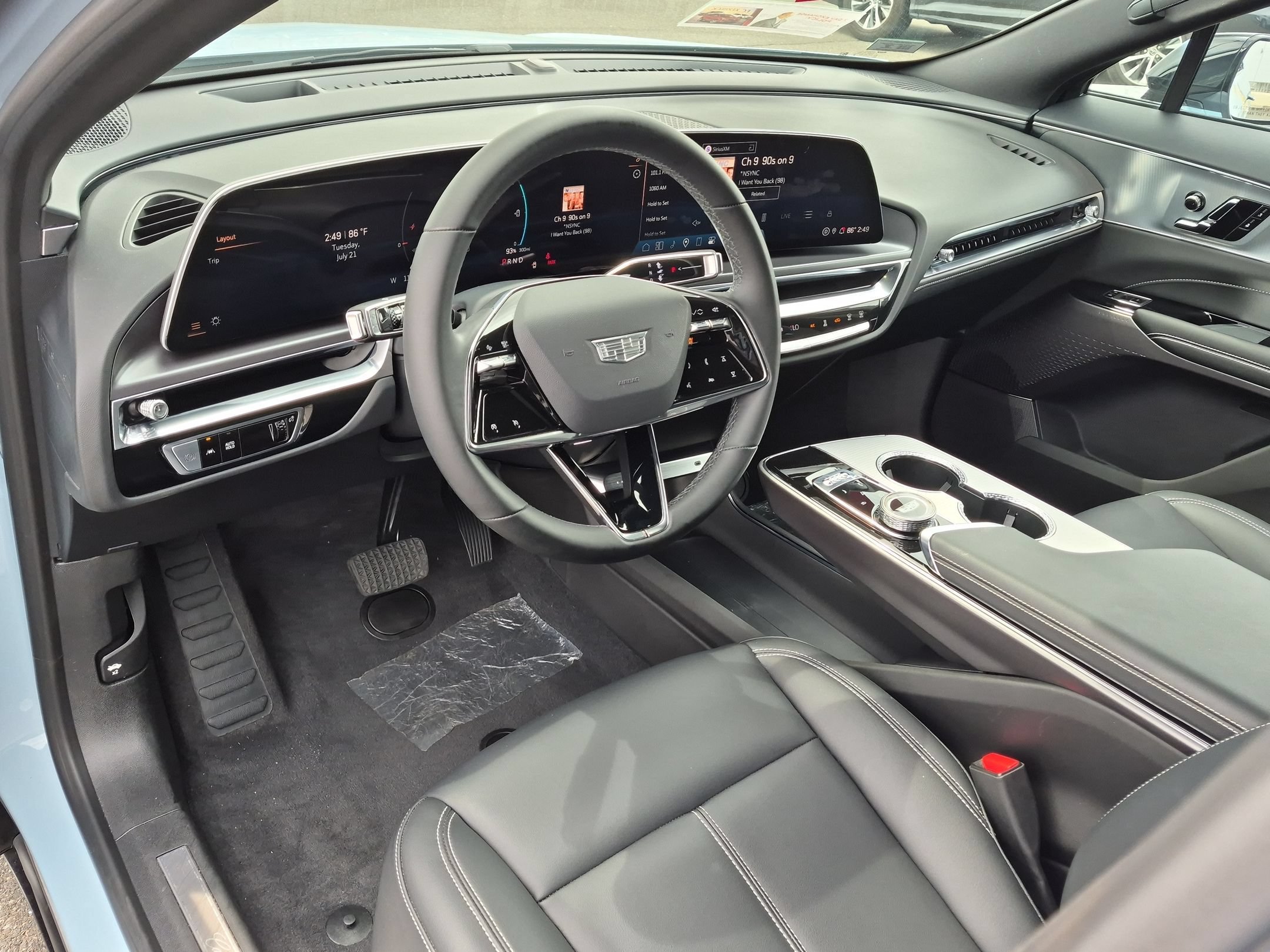 Certified 2024 Cadillac Lyriq Tech w/ Driver Assist Package RWD image 9