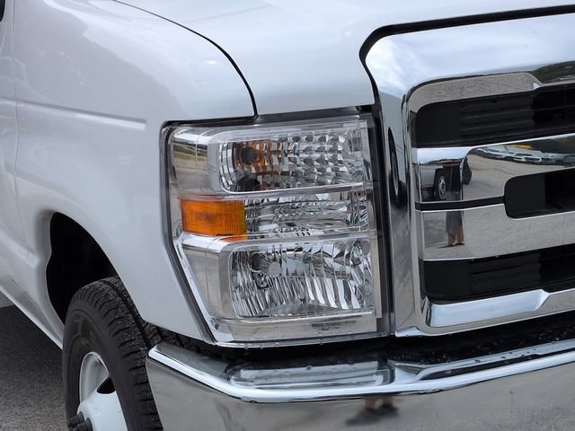 New 2027 Ford E-350 and Econoline 350 Super Duty w/ Power Equipment Group RWD image 9