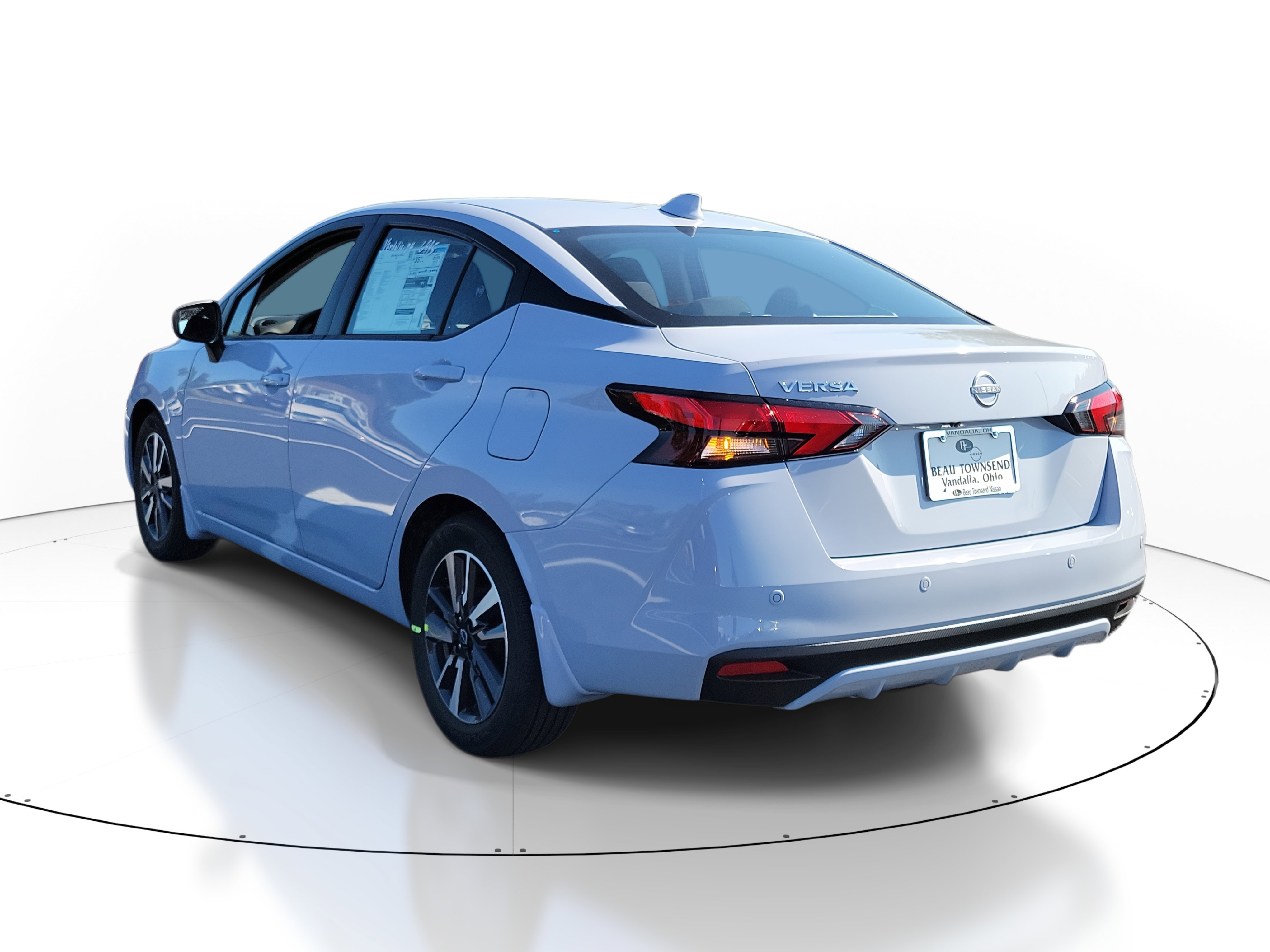 Used 2025 Nissan Versa SV w/ Trunk Package image 3