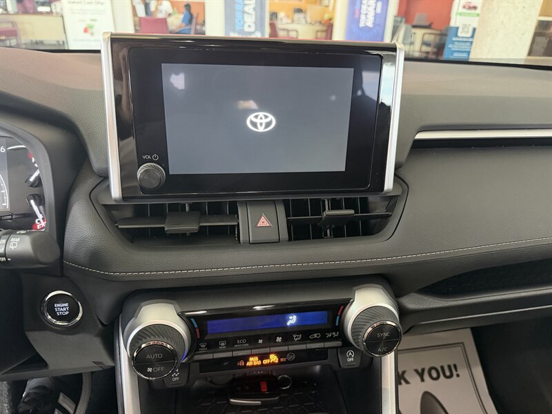 Used 2025 Toyota RAV4 XLE AWD/4WD image 41