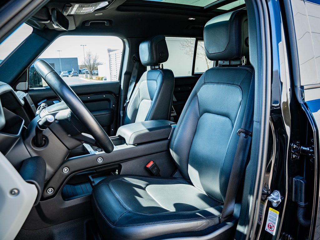 Used 2023 Land Rover Defender 130 X-Dynamic SE AWD/4WD image 22
