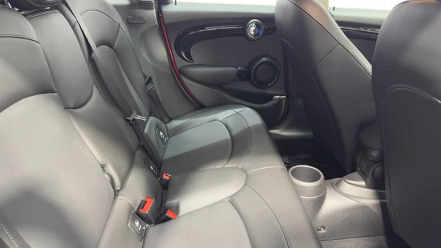 Used 2019 MINI Cooper 4-Door Hardtop w/ Signature Upholstery Package FWD image 14