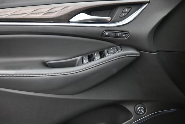 Used 2024 Buick Enclave Avenir w/ Avenir Technology Package AWD/4WD image 26