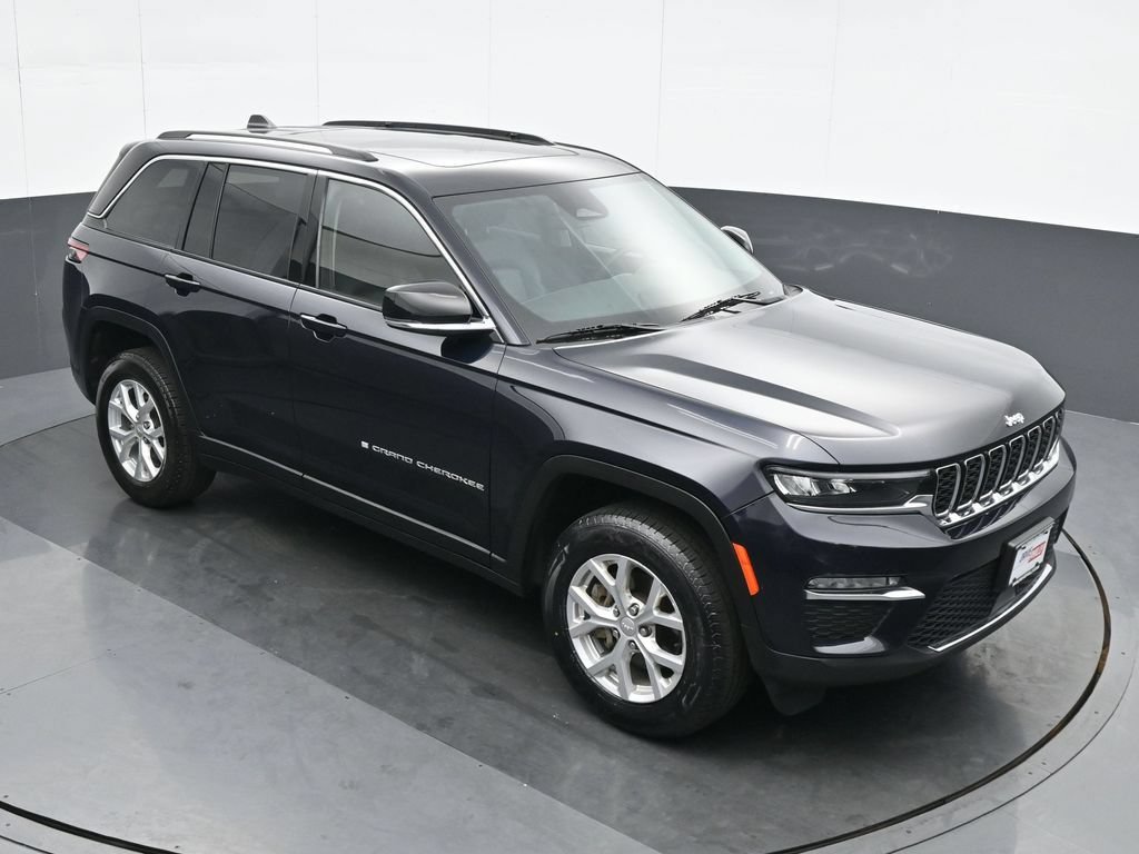 Used 2023 Jeep Grand Cherokee Limited AWD/4WD image 24
