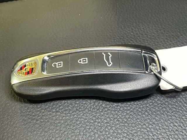 Certified 2023 Porsche Cayenne AWD/4WD image 43