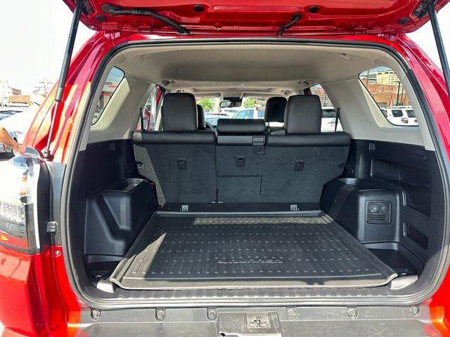 Certified 2020 Toyota 4Runner TRD Off-Road Premium w/ Moonroof Package image 32