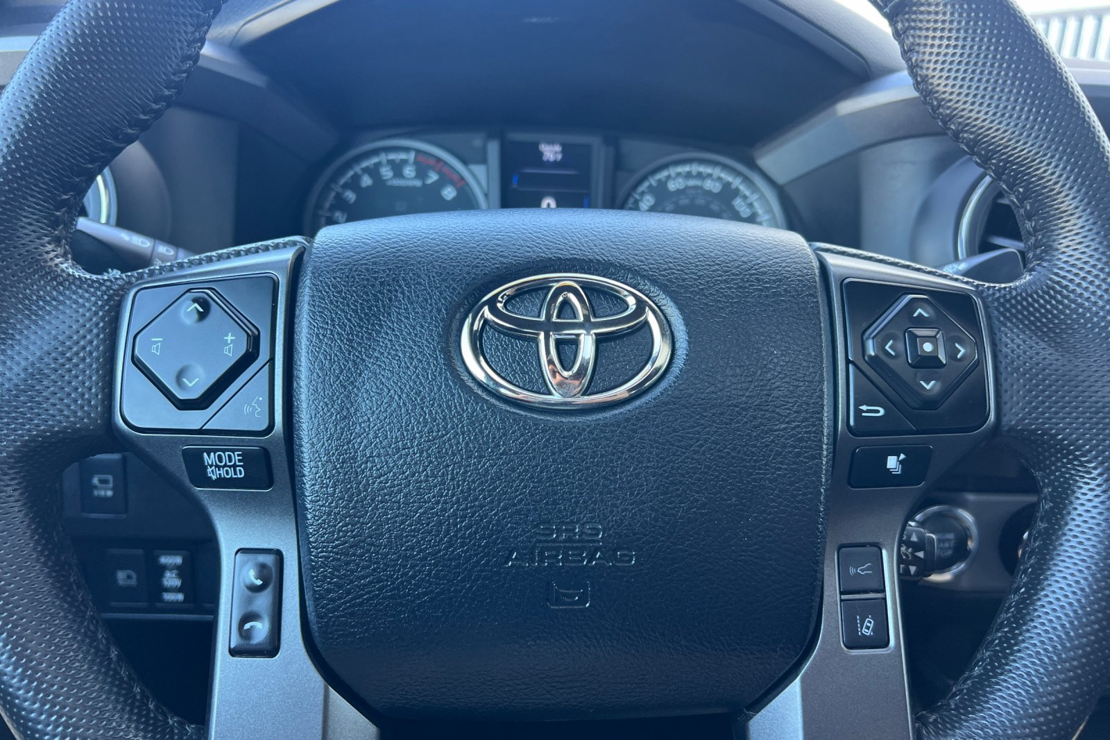 Used 2023 Toyota Tacoma TRD Sport w/ TRD Premium Sport Package AWD/4WD image 27
