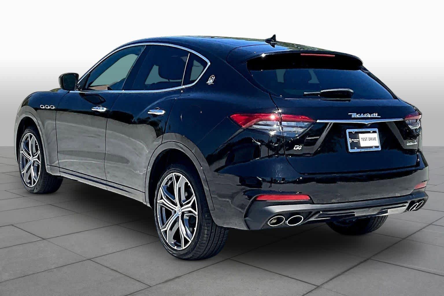 Used 2021 Maserati Levante AWD/4WD image 11