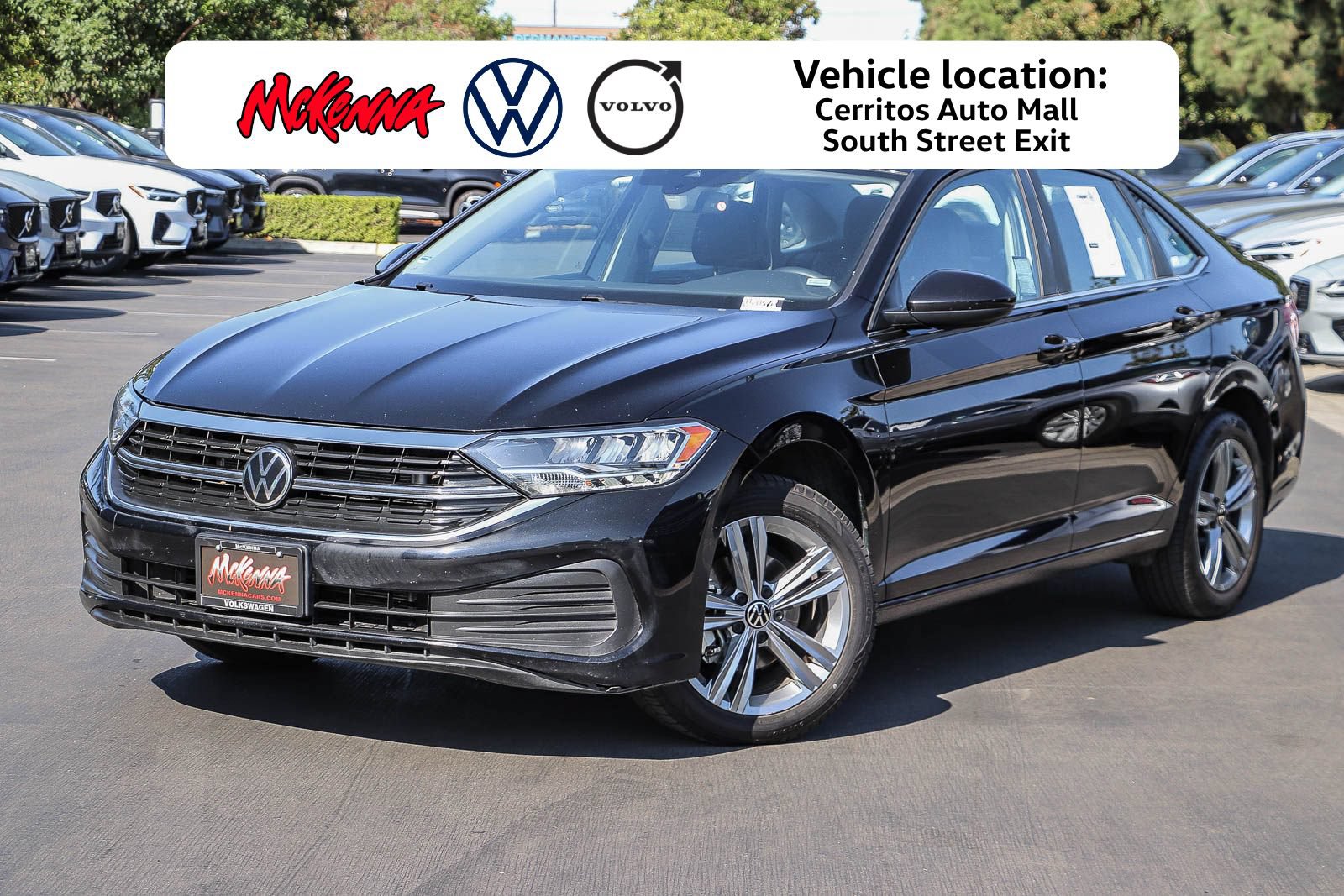 Used 2024 Volkswagen Jetta SE FWD image 1