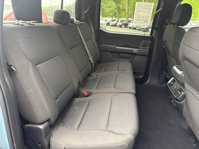 Used 2022 Ford Explorer XLT w/ Equipment Group 202A AWD/4WD image 10
