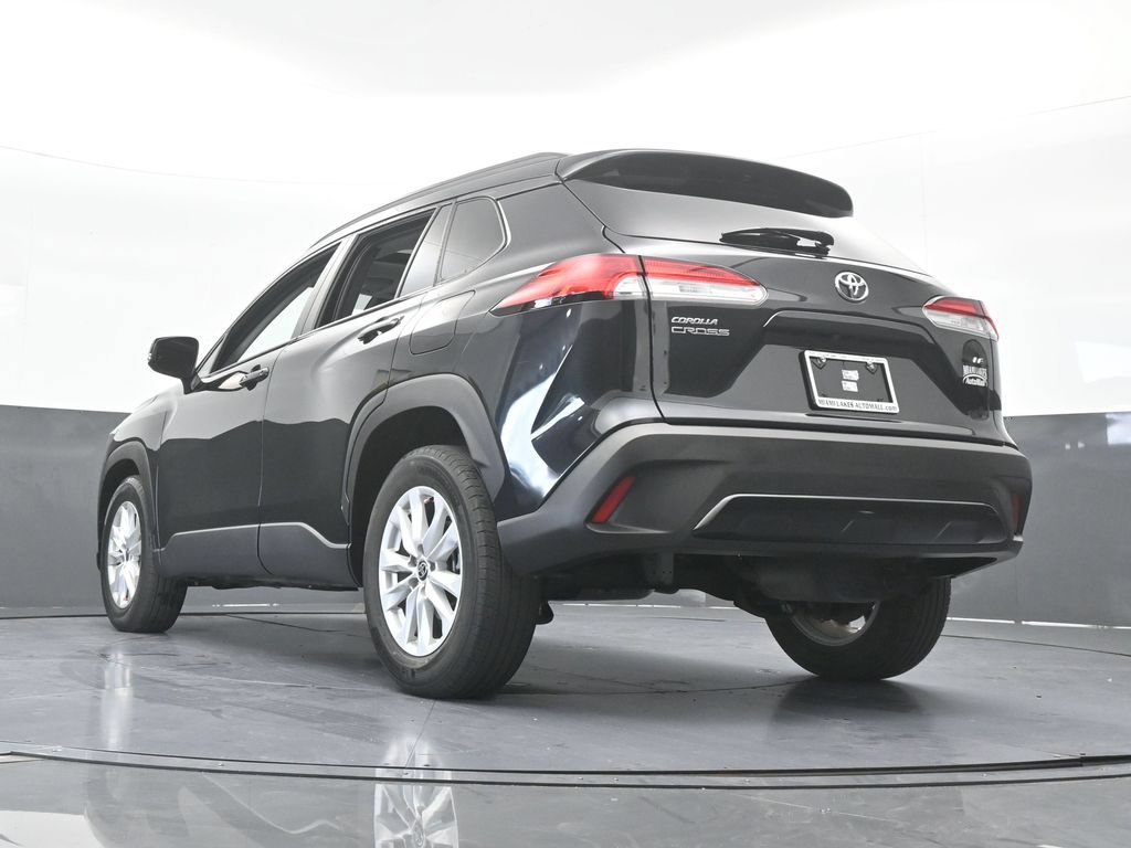 Used 2022 Toyota Corolla Cross LE w/ Moonroof Package FWD image 52