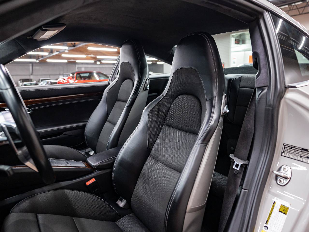 Used 2019 Porsche 911 Carrera 4 AWD/4WD image 12