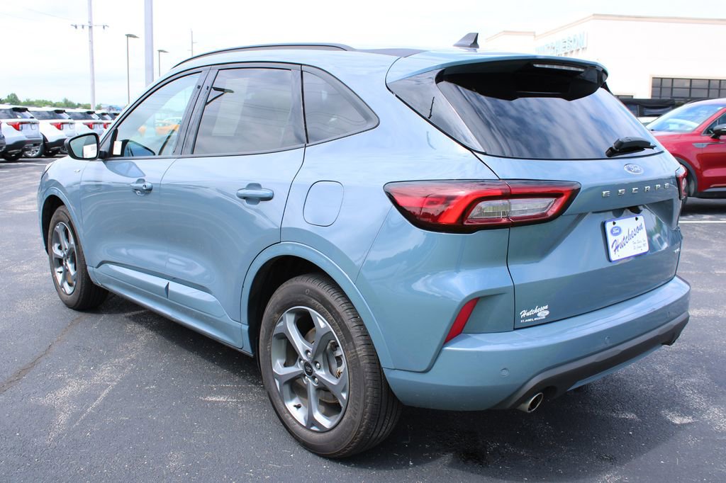 Used 2024 Ford Escape ST-Line w/ Tech Pack #1 AWD/4WD image 7
