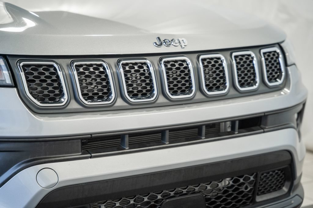 Certified 2023 Jeep Compass Latitude AWD/4WD image 11