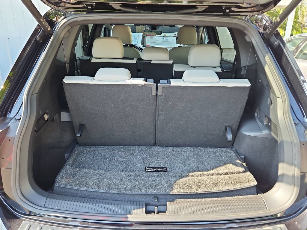 Used 2022 Volkswagen Tiguan SE R-Line FWD image 31