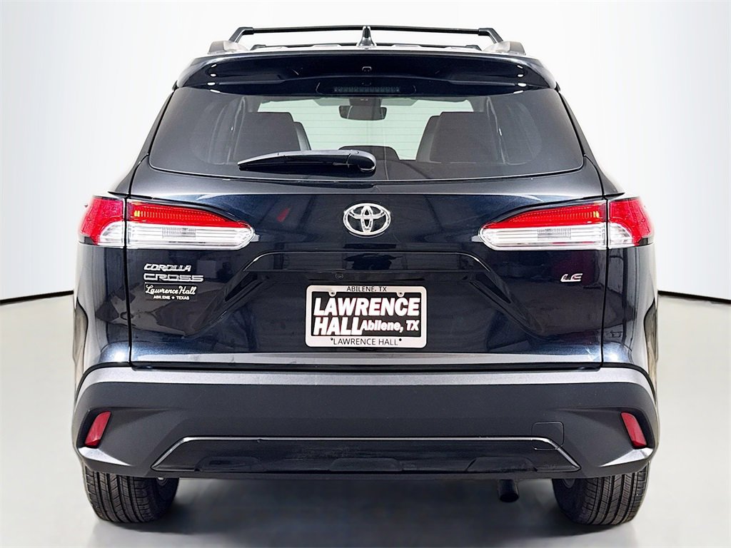 Used 2022 Toyota Corolla Cross LE image 5