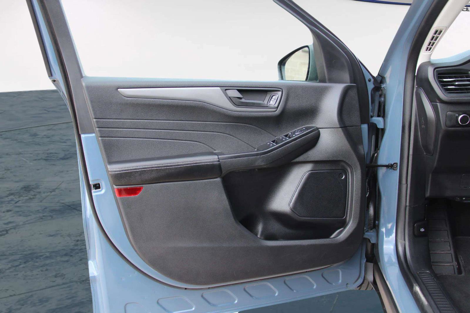 Used 2025 Ford Escape Active image 11