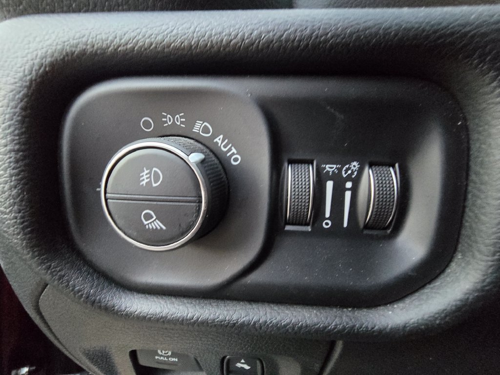 Used 2020 RAM 1500 Laramie AWD/4WD image 28