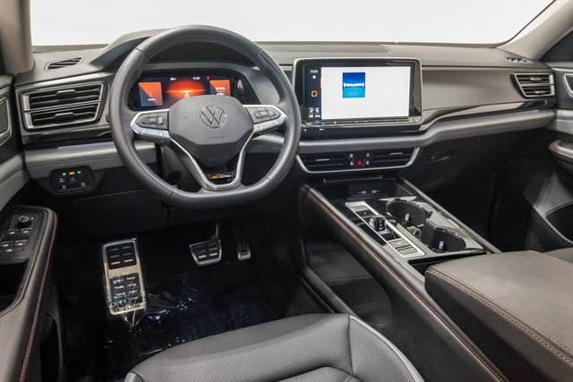 Used 2024 Volkswagen Atlas Peak Edition SEL AWD/4WD image 8