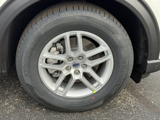 New 2026 Ford Explorer Active RWD image 8
