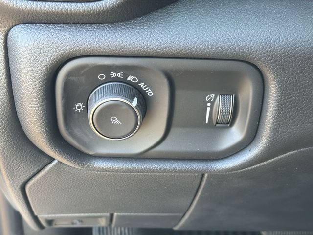 Used 2024 RAM 2500 Tradesman w/ Chrome Appearance Group AWD/4WD image 28