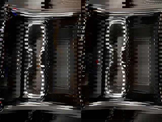 Used 2025 Chevrolet Traverse LT image 34