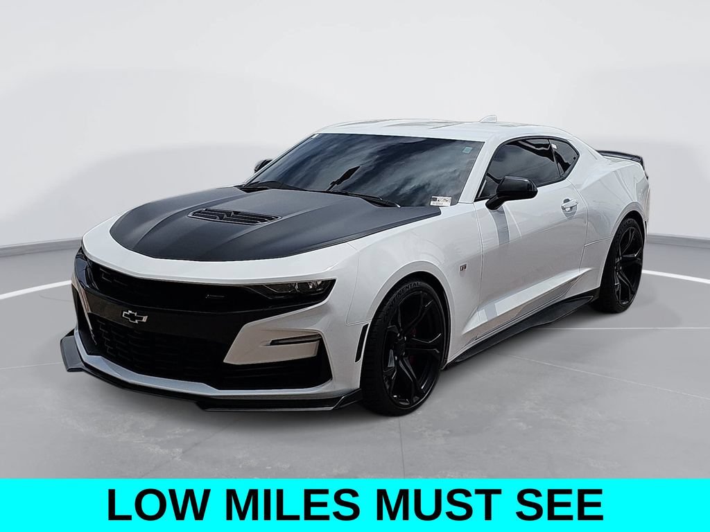 Used 2019 Chevrolet Camaro SS RWD image 7