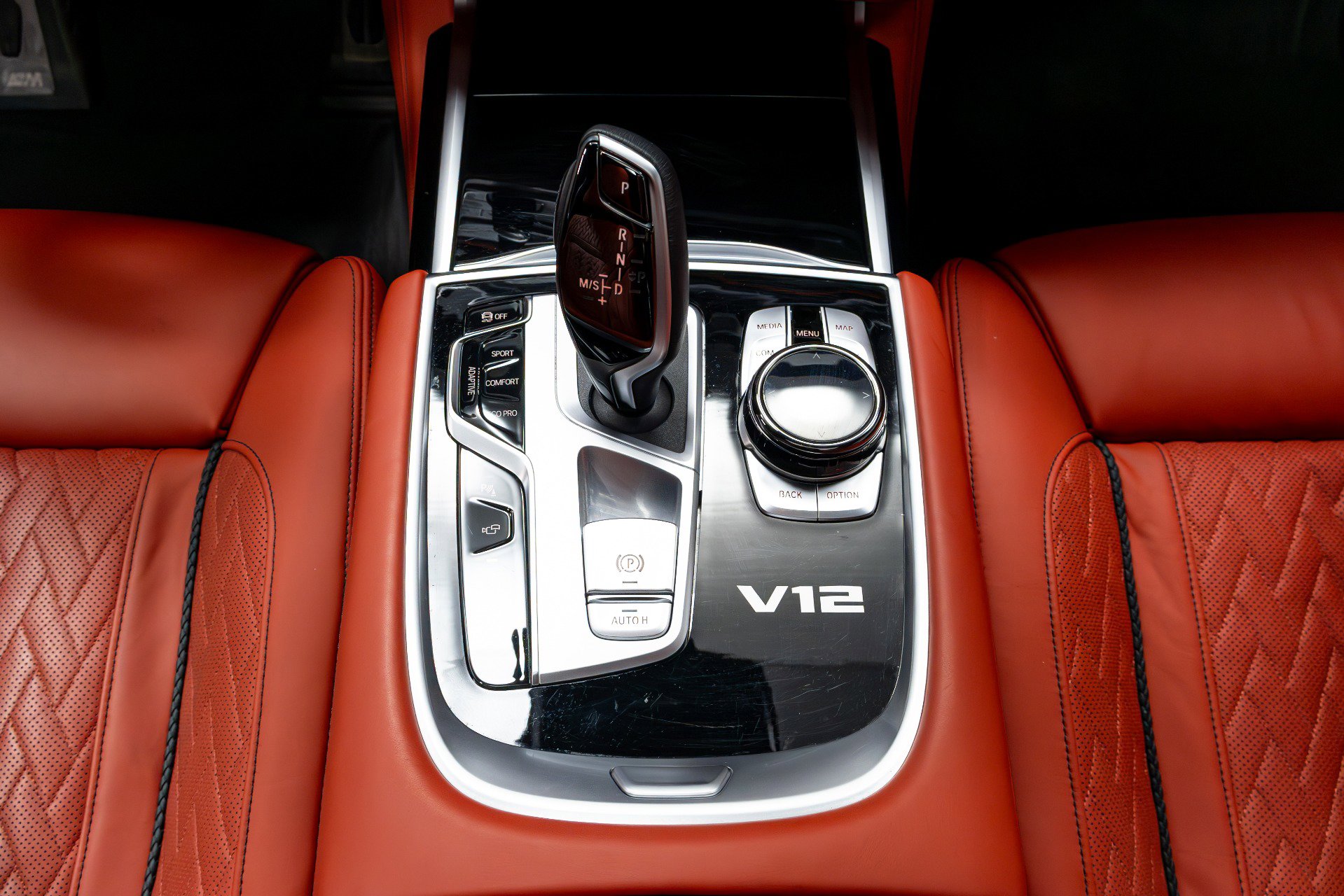 Used 2022 BMW M760i xDrive image 39