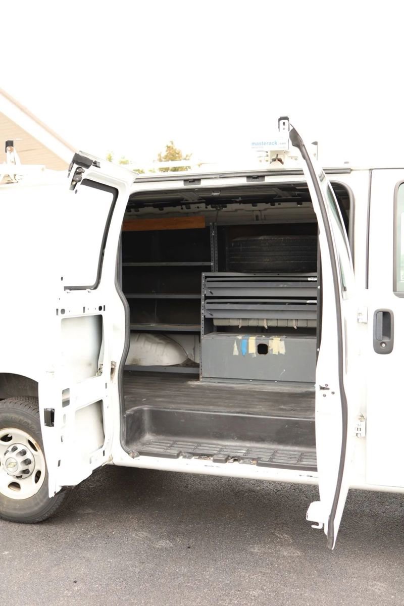 Used 2013 Chevrolet Express 2500 image 34
