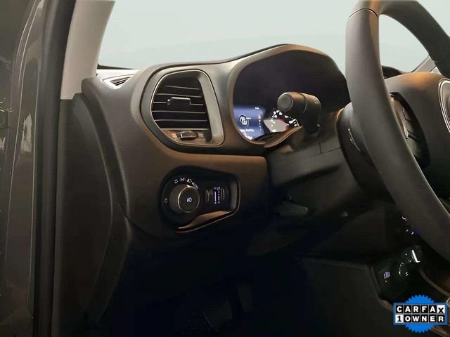Used 2022 Jeep Renegade Latitude AWD/4WD image 46