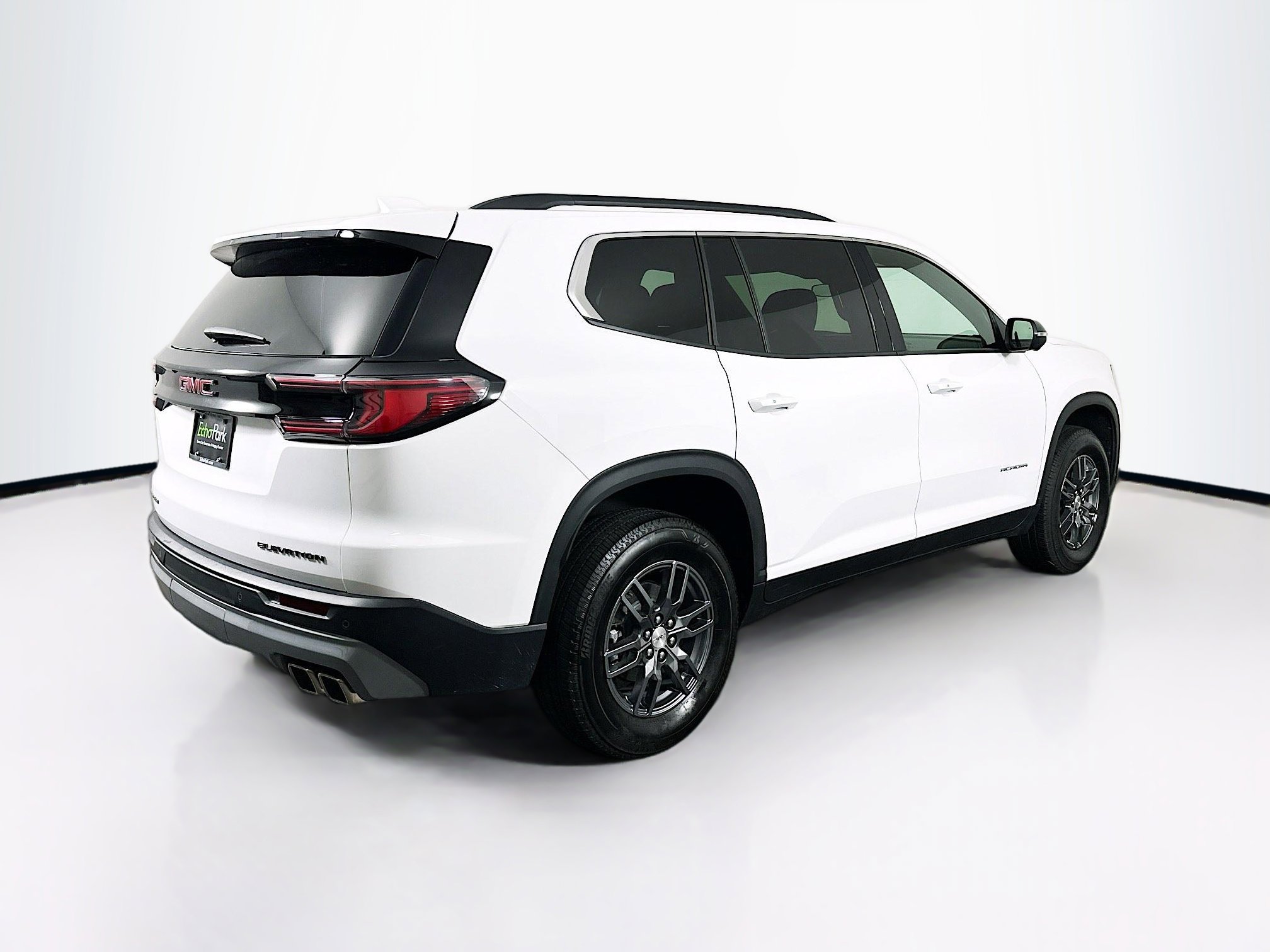 Used 2025 GMC Acadia Elevation image 9