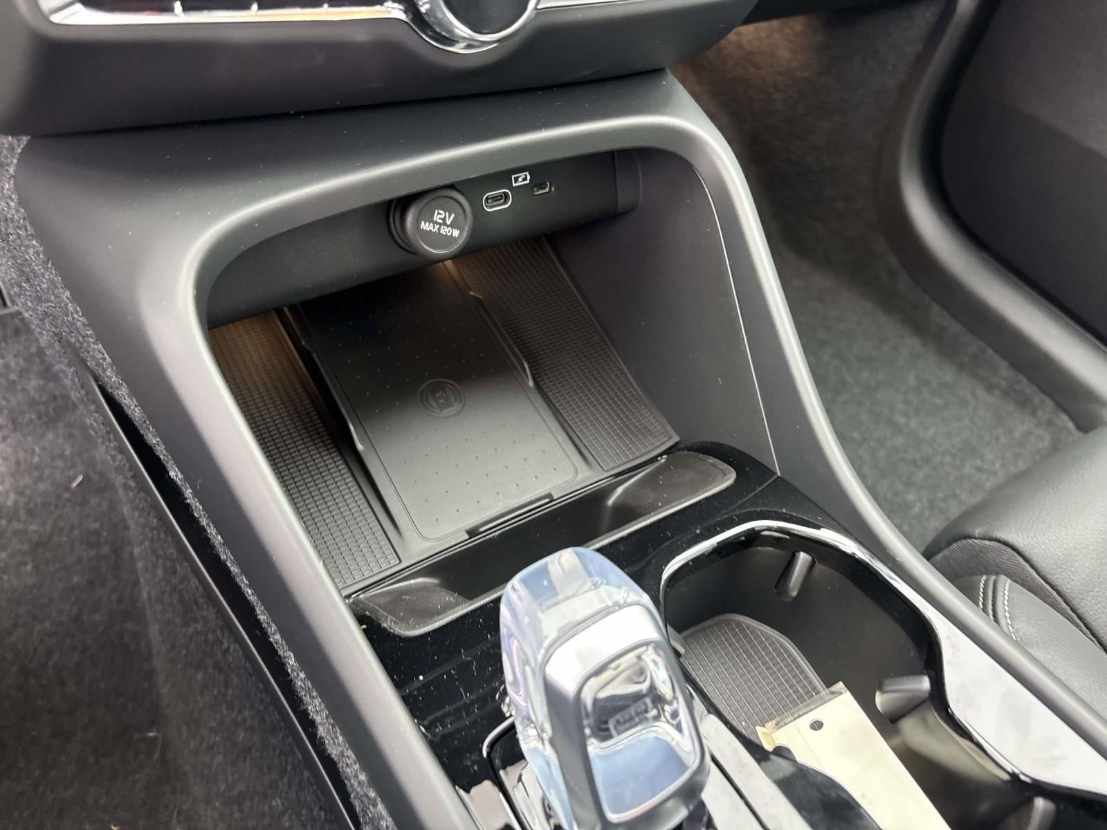 New 2026 Volvo XC40 B5 Plus w/ Protection Package Premier AWD/4WD image 22