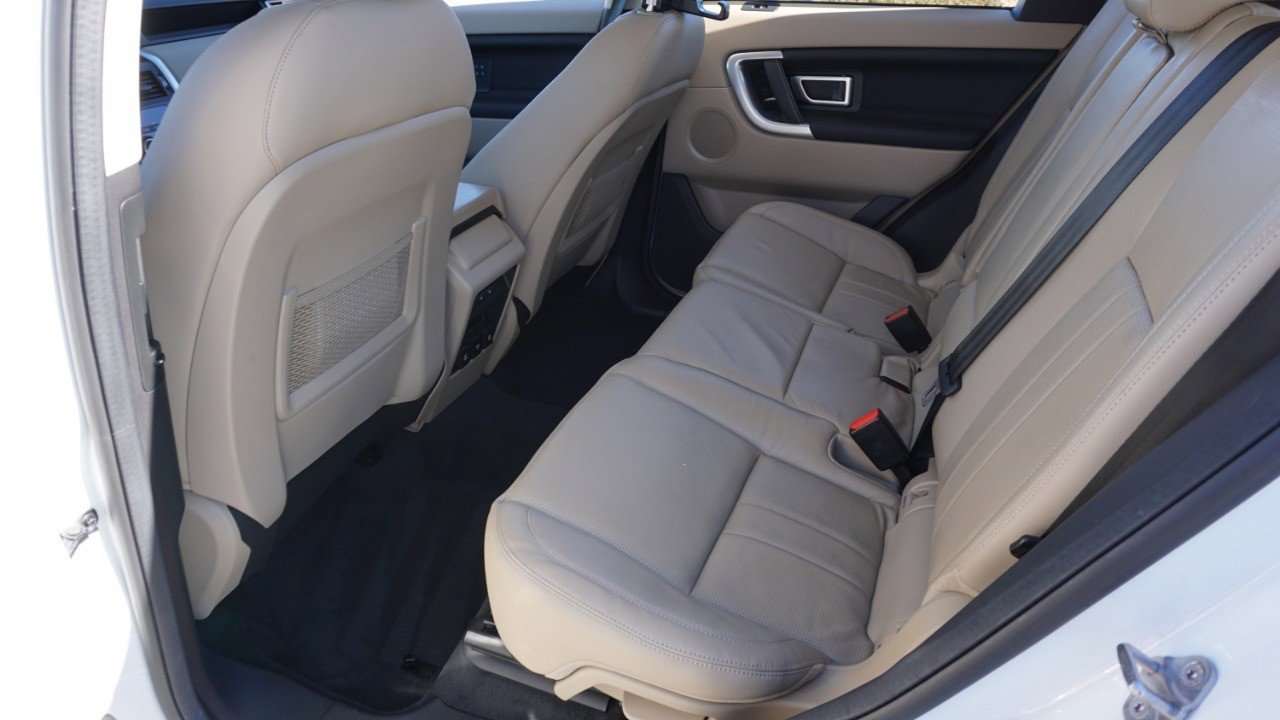 Used 2019 Land Rover Discovery Sport HSE image 28