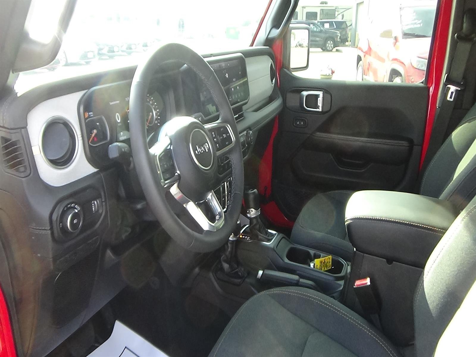Used 2026 Jeep Wrangler Unlimited Sahara AWD/4WD image 19