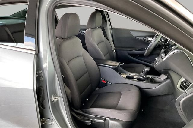 Used 2023 Chevrolet Malibu LT FWD image 19