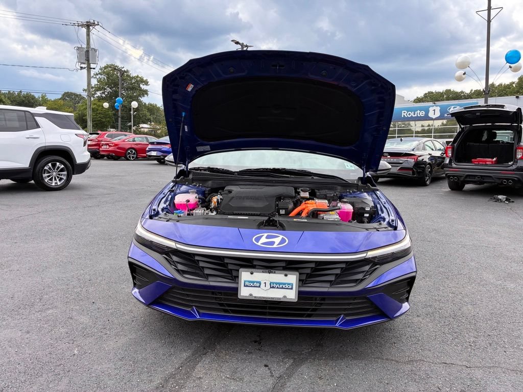 Used 2025 Hyundai Elantra SEL FWD image 10