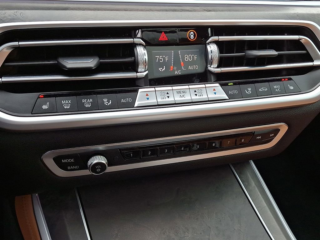 Used 2022 BMW X5 xDrive40i w/ Parking Assistance Package image 17