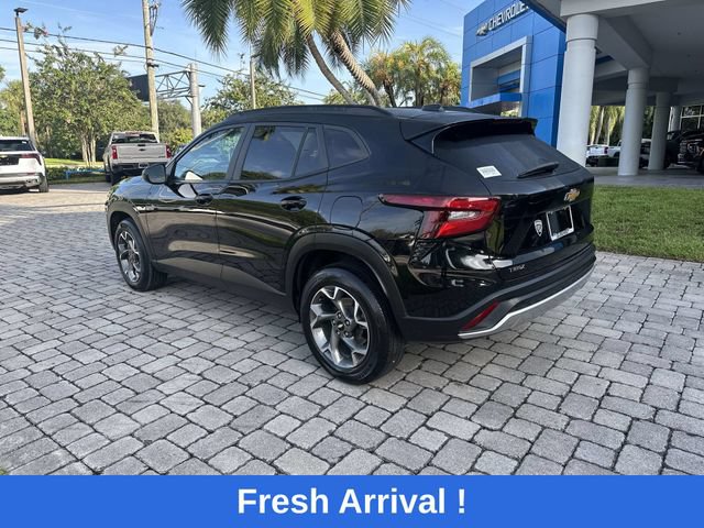 Used 2024 Chevrolet Trax LT FWD image 32